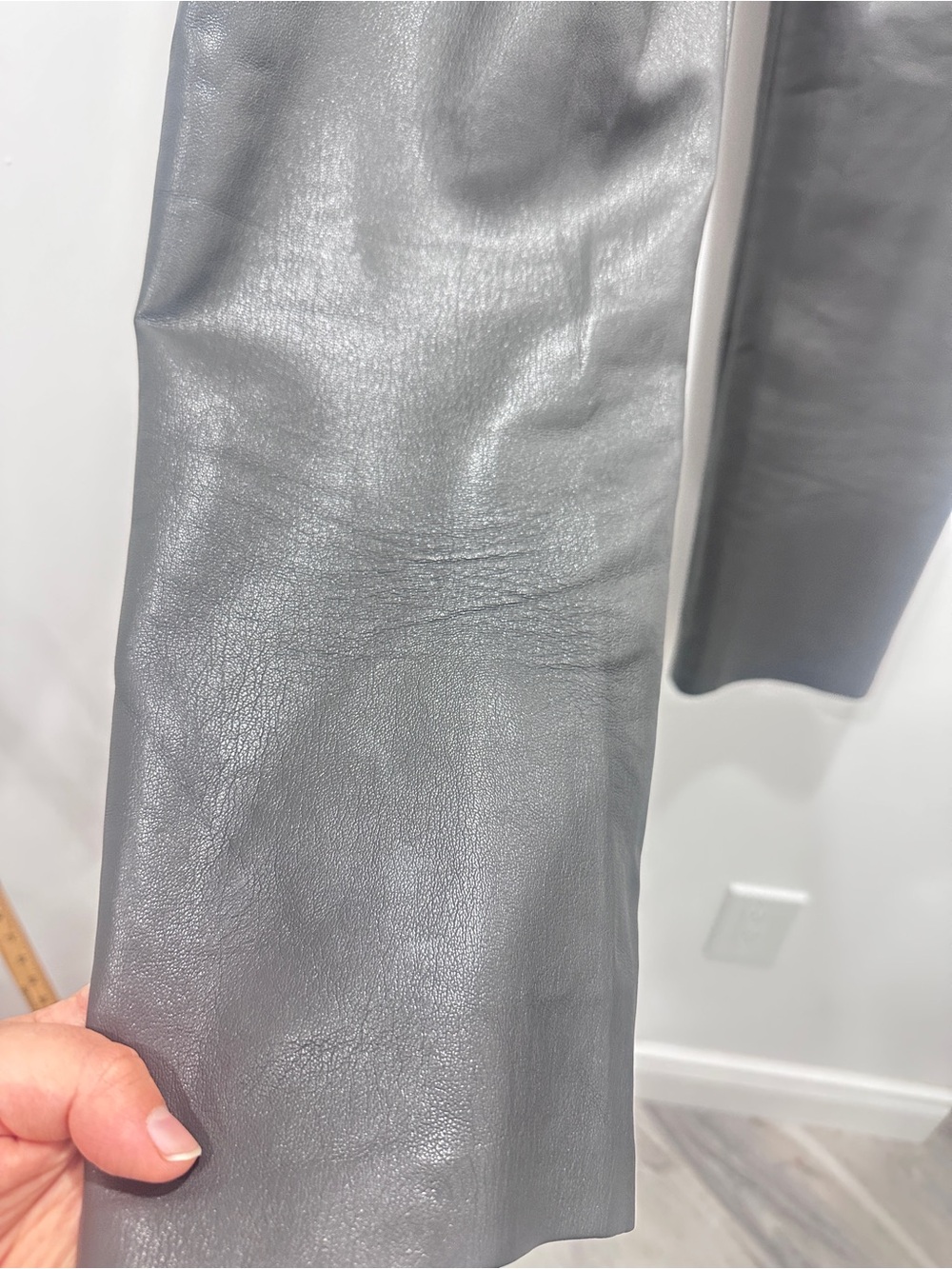 Aritzia Wilfred Melina High Waisted Vegan Leather Pants Charcoal Grey Small S - Picture 11 of 15